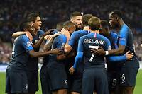  La joie des joueurs de l'équipe de France de football, dimanche soir, après le but de Kylian Mbappé contre les Pays-Bas.   ©ANNE-CHRISTINE POUJOULAT