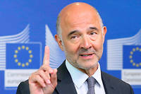 Moscovici cible d'un chamboule-tout &agrave; la F&ecirc;te de la rose du PS