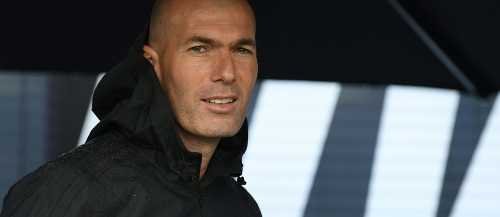 Zidane compte retrouver un banc d'entraineur "bientot"