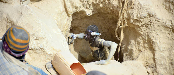 Au Burkina Faso, le nombre de mines artisanales est passe de 200 en 2003 a plus de 700 en 2014.
 