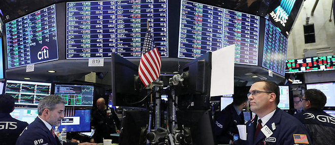 L'indice du Dow a plong&#233; &#224; plusieurs reprises en d&#233;but de semaine, entra&#238;nant un vent de panique sur les autres places boursi&#232;res mondiales.
