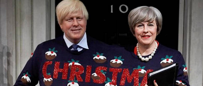 Des figures de cire representant Boris Johnson et Theresa May.