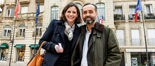 Le maire Robert Menard, elu en 2014 avec le soutien du Front national, et sa femme, Emmanuelle, deputee de l'Herault. Deboulonner le maire ne sera pas aise.