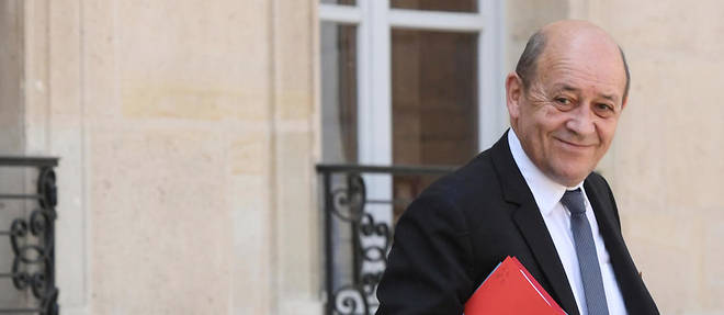 Jean-Yves Le Drian, ministre de l'Europe et des Affaires etrangeres, a depose un projet de loi d'habilitation pour debloquer, par ordonnances, une quinzaine de domaines en cas de Brexit.