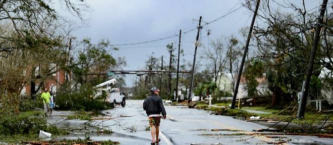 Les secours s'activent dans les zones devastees par l'ouragan Michael