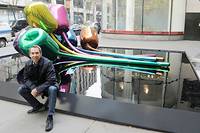 La sculpture pol&eacute;mique de Koons &agrave; Paris a trouv&eacute; un point de chute
