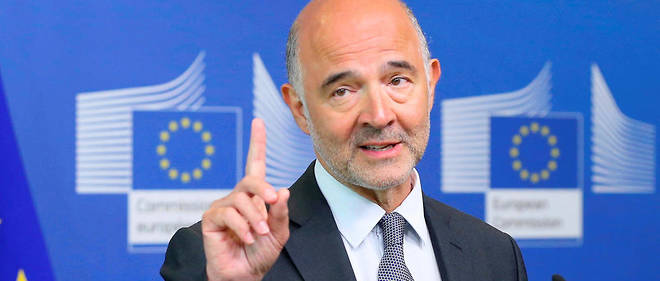 Pierre Moscovici va demander a l'Italie << de reviser son budget >>, qui sort largement des clous europeens.