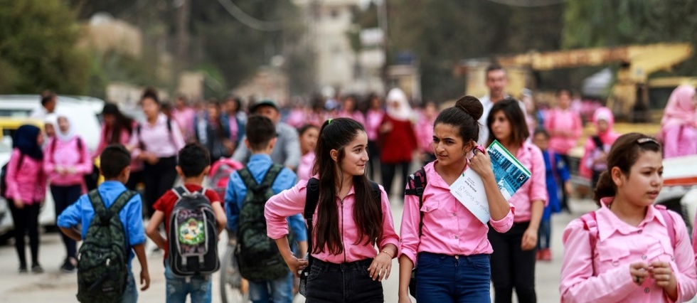 En Syrie, des eleves des zones kurdes affluent vers les ecoles du regime