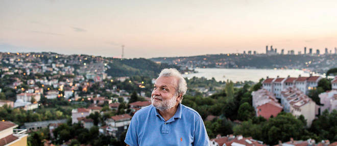 Le romancier et essayiste turc Nedim Gursel.  