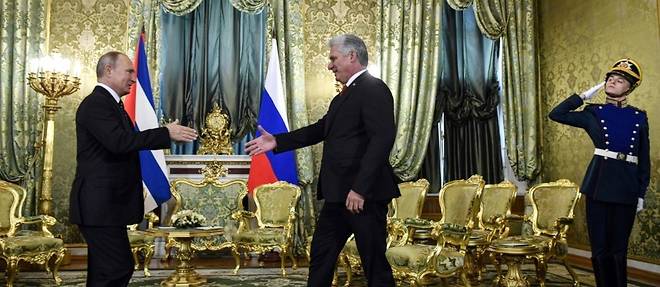 Poutine recoit le president cubain pour sa premiere visite en Russie