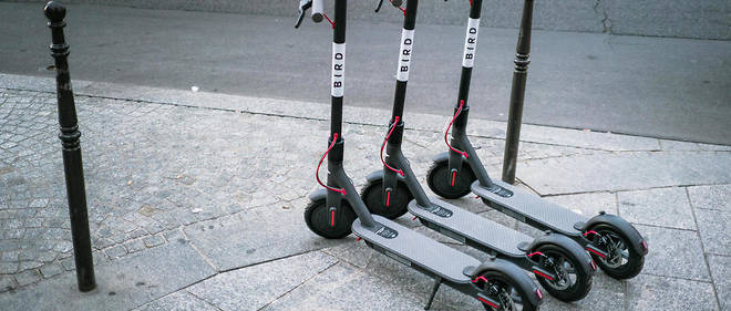 La Mairie de Paris veut verbaliser les stationnements genants de trottinettes electriques.