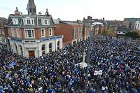 Leicester: des milliers de supporters rendent &agrave; nouveau hommage &agrave; l'ancien propri&eacute;taire