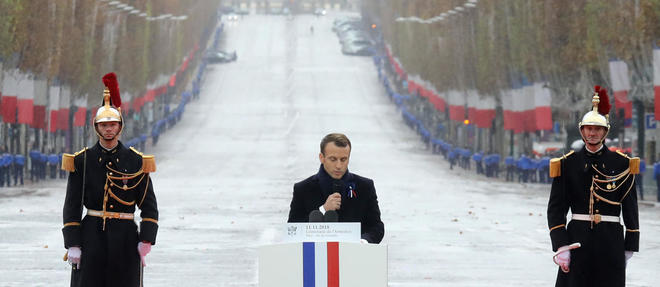  Emmanuel Macron le 11 novembre, lors de la cérémonie à Paris.  ©LUDOVIC MARIN