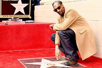 Pour f&ecirc;ter son &eacute;toile &agrave; Hollywood, le rappeur Snoop Dogg s'auto-congratule