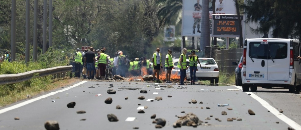 France Les Gilets Jaunes Toujours Actifs Le Gouvernement