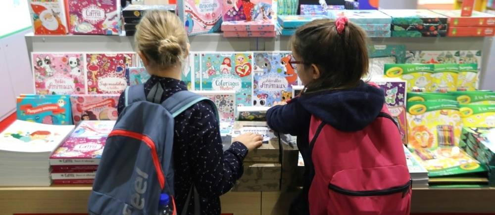 La Litterature Jeunesse A Rendez Vous A Montreuil Sur Fond De