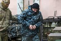 Tensions au large de la Crim&eacute;e : la Russie place en d&eacute;tention plusieurs marins ukrainiens