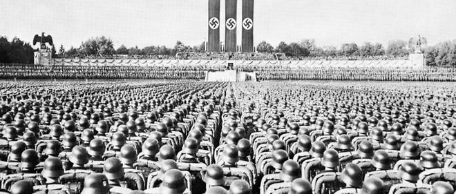 Parade des SS a Nuremberg dans les annees 30.