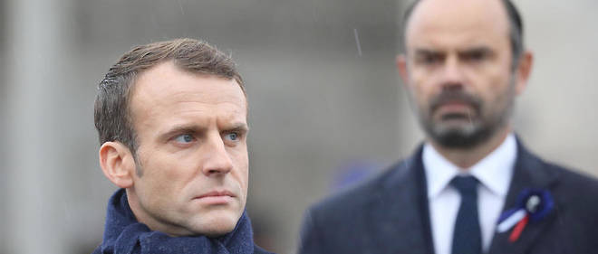 Emmanuel Macron et Edouard Philippe semblent a court de reponses contre la colere des Gilets jaunes.