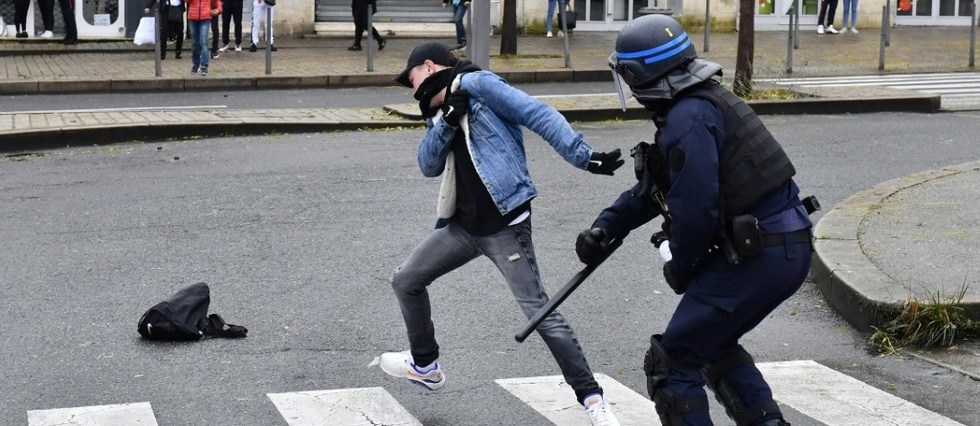 Gilets Jaunes Des Lycées Toujours Bloqués Surtout à