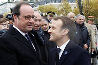 Cote de confiance&nbsp;: Macron plus bas que Hollande