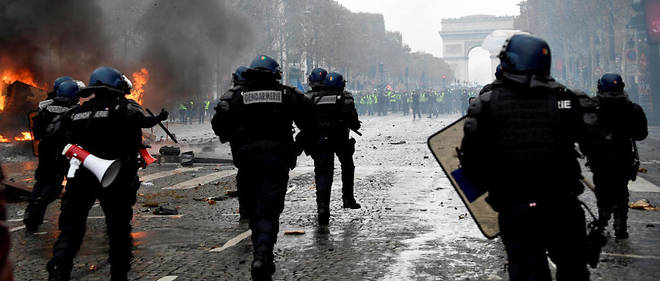 Musée Ligue 1 Téléthon Limpact Des Gilets Jaunes Sur