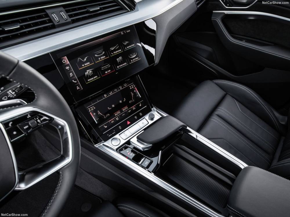Audi e-tron, la réplique d'Audi à Tesla, sera fabriquée en Belgique dans une usine à faible impact écologique ©  Audi