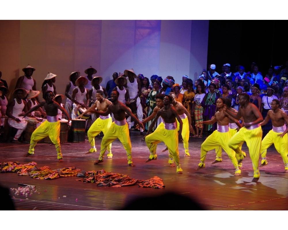 Troupe de danse au Musée des civilisations noires lors de l'inauguration le 6 décembre.  ©  Marie Lechapelays