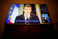  Emmanuel Macron a annoncé, lundi soir, des mesures économiques visant à calmer la colère des Gilets jaunes.  ©CHARLY TRIBALLEAU / AFP