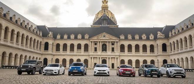 Les sept pretendantes au titre de "plus belle voiture de l'annee", exposees mardi dernier dans la cour des Invalides. L'une d'entre elles succedera a l'Alpine A110, distinguee l'an dernier. 