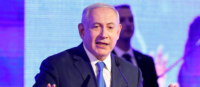 Benjamin Netanyahu denonce une << chasse aux sorcieres >> et compte rester a son poste. 