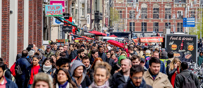 Amsterdam fait partie des villes qui ont pris des mesures pour reguler le tourisme de masse.