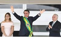Le pr&eacute;sident Bolsonaro promet de &quot;r&eacute;tablir l'ordre&quot; au Br&eacute;sil