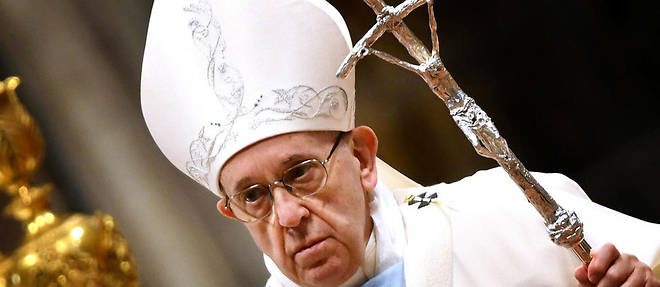 La politique n'est pas reservee seulement aux dirigeants des pays du monde, a affirme le souverain pontife.