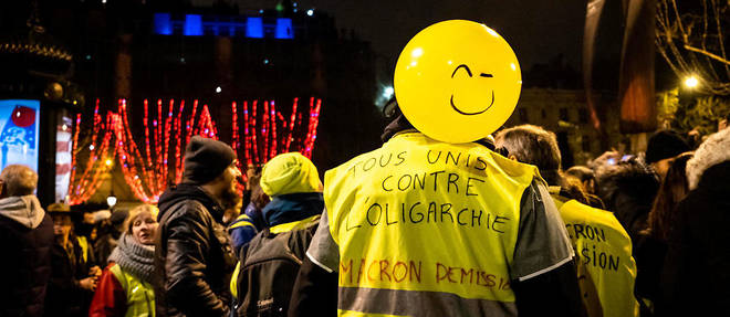 Le 31 decembre, des Gilets jaunes ont passe le reveillon sur les Champs-Elysees.