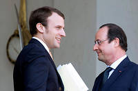  François Hollande et Emmanuel Macron en 2014.  ©ALAIN JOCARD