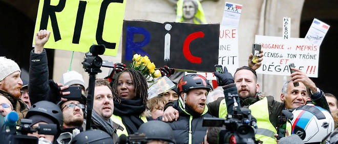 Gilets Jaunes Bourges Ou Paris Comme épicentre De Lacte