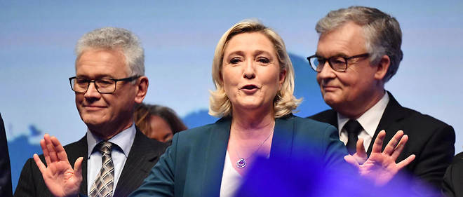 Marine Le Pen a la fin de son meeting a la Mutualite.