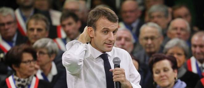 Emmanuel Macron a appele les maires devant lesquels il faisait un discours a faire des propositions pour que la limitation a 80 km/h sur les routes secondaires soit mieux acceptee.