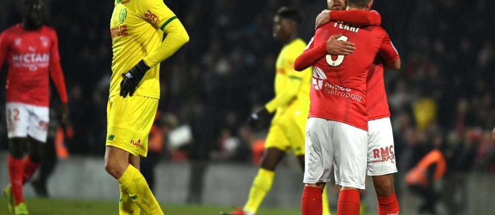 Ligue 1: a Nimes, Nantes encaisse une 4e defaite en six journees