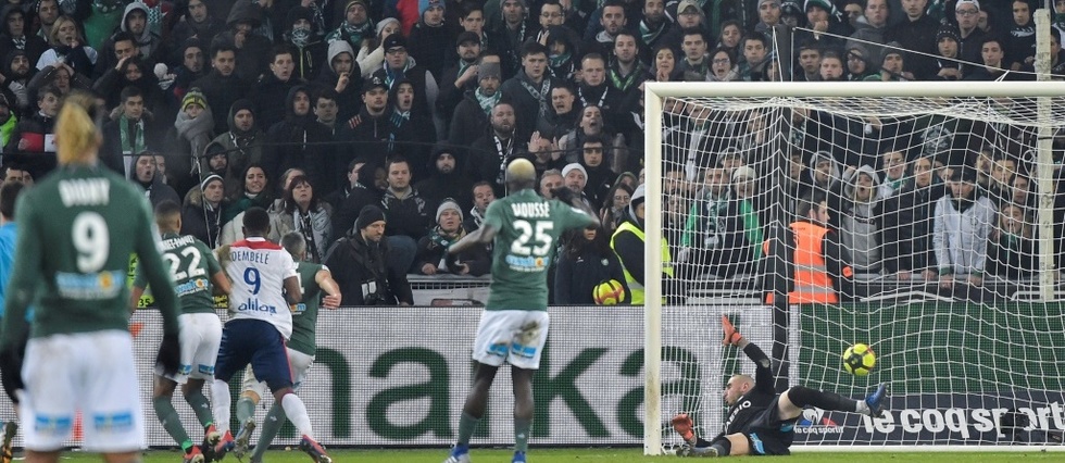 Ligue 1 Lyon Simpose à Larraché Dans Un Très Beau Derby à Saint Etienne Le Point 6885