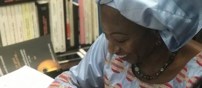 Ancienne premiere dame du Mali, Adame Ba Konare est historienne et femme de lettres, auteur d'une dizaine d'ouvrages consacres a son pays. 