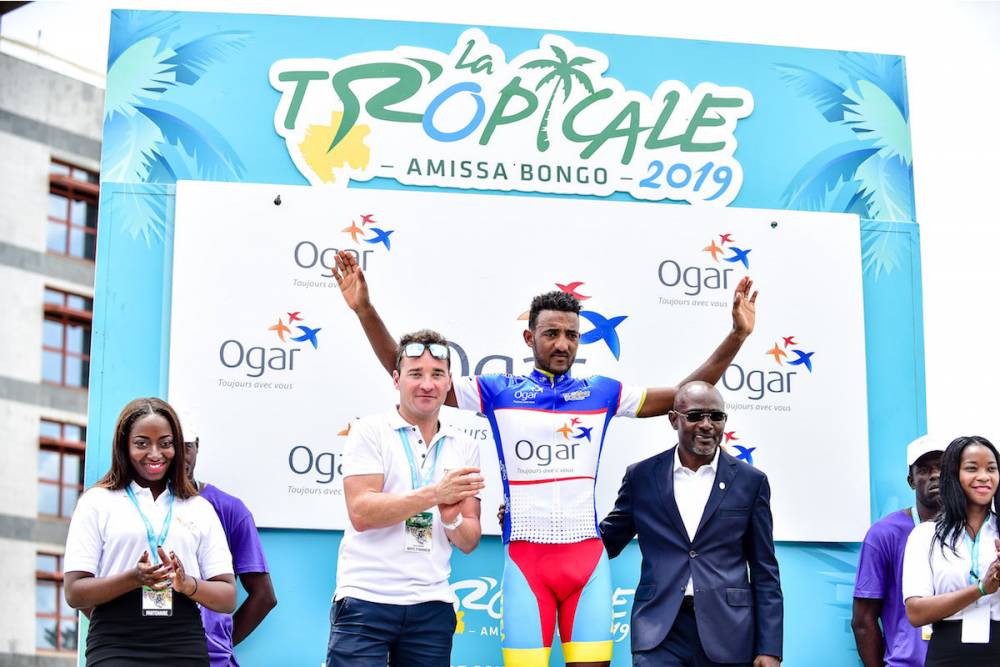 Le Français remet tous les jours le maillot du meilleur africain sur le podium. ©  G. Demouveaux