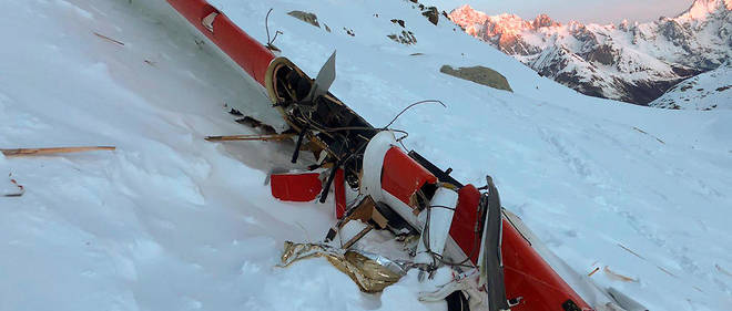 Un crash entre un helicoptere italien et un avion de tourisme francais a fait 7 morts vendredi au-dessus du glacier du Ruitor.  
