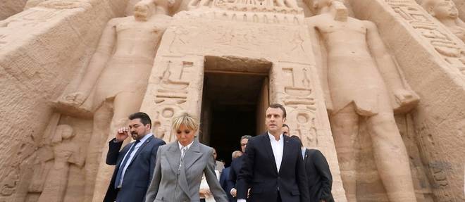 Le president francais entame une visite en Egypte a Abou Simbel