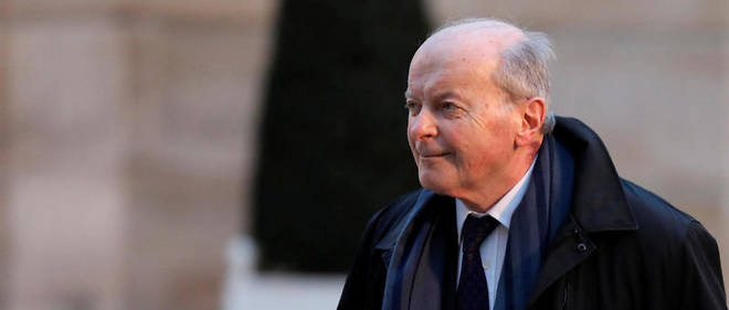  << Le Canard enchaine >> a revele le cumul emploi-retraite du Defenseur des droits Jacques Toubon.