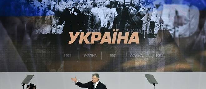 Ukraine: le president Porochenko lance une difficile course a la reelection