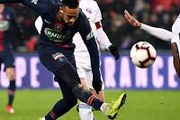 Paris-SG : Neymar, joueur le plus cher, attention fragile