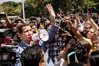 Venezuela&nbsp;: des milliers d'opposants d&eacute;filent contre Maduro