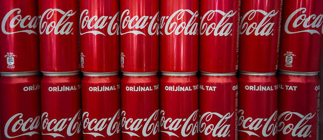 Coca-Cola cherche a se diversifier davantage encore alors qu'il a subi ces dernieres annees des changements d'habitude de consommation defavorables aux boissons sucrees.